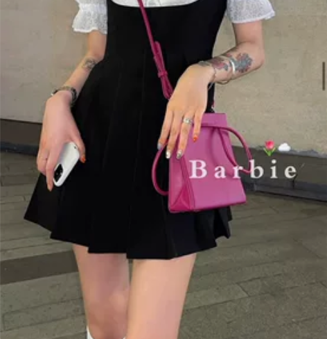 芭比姨小黑裙背带连衣裙女2022春秋款法式...