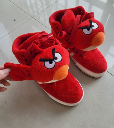 仅试穿，大红色愤怒的小鸟厚底运动鞋，尺码3...