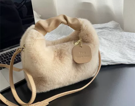 2022秋冬新款高级感仿毛包饭盒包毛绒女式...