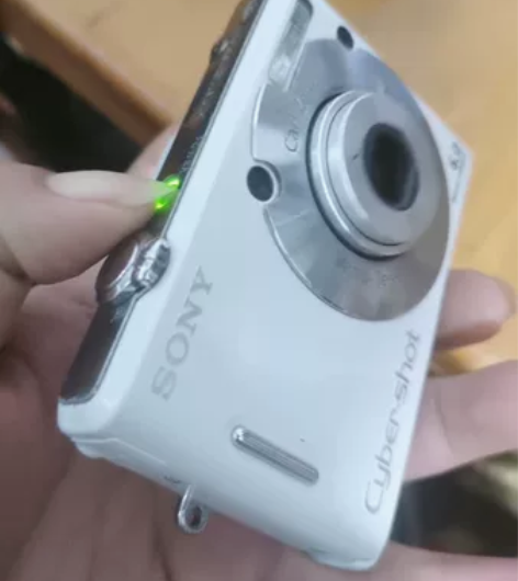 SONY-DSC-W30索尼数码相机，屏幕...