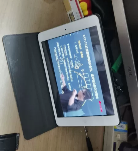 mini2刚换了新电池，把屏正常状态能正常...