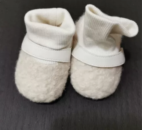 婴儿软底鞋，冬季加绒加厚。适合6-12月宝...
