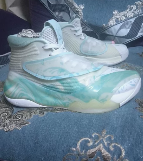 安踏kt6篮球鞋 得物买的，保真，正品克莱...