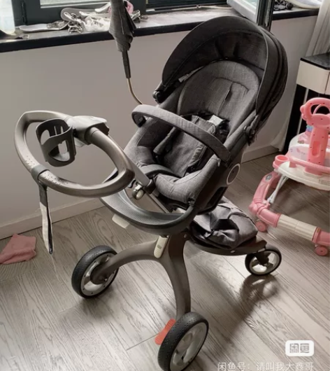 STOKKE婴儿车9成新，深灰色，是从加拿...