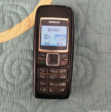 诺基亚1600 自己一手用下的手机，电池轻...