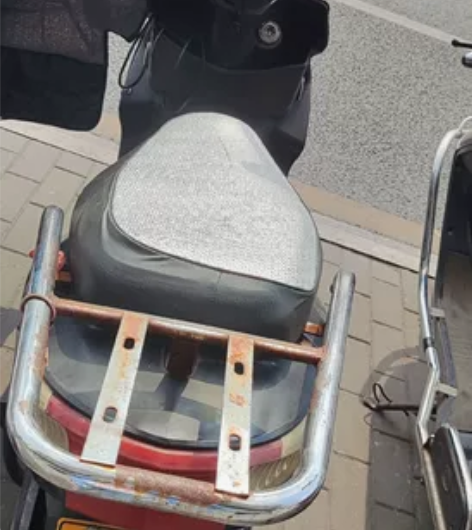二手电动车，前面有点撞坏了，后面有点生锈 ...