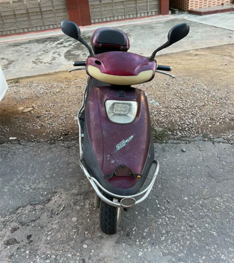 女装踏板摩托车，机声好靓，一点就着 感兴趣...