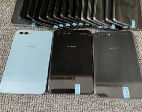华为nova2s原机配置6+128，屏幕正...
