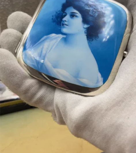 古董烟盒美国20世纪初蓝珐琅女郎写真纯银s...