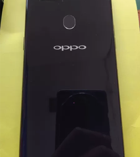 OPPOR15 6+128内存  后盖很完...