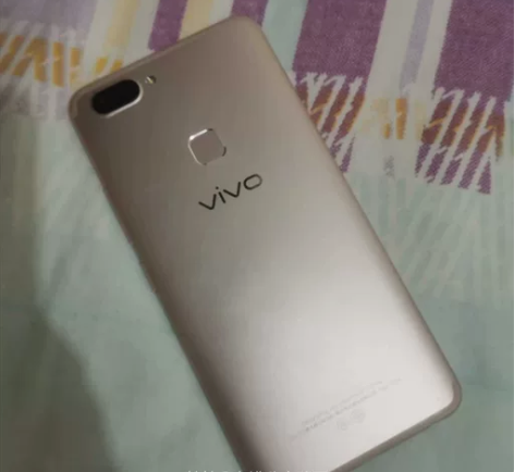 VIVO X20 金色 自用机，4＋64，...
