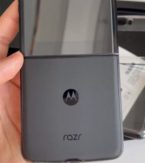 摩托罗拉moto razr 2022/12...