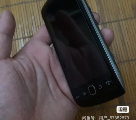 黑莓手机9850 能装电信卡 三网的，机器...