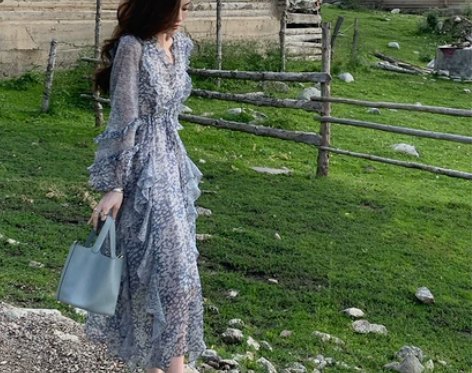 ?只有妮 伊甸园 夏季法式气质V领显白碎花...