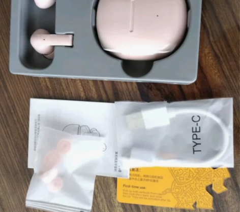 QCY T18有盒粉色99新，想要的私聊，...