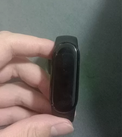 小米手环5,轻微划痕,表带断了,不包邮,同...