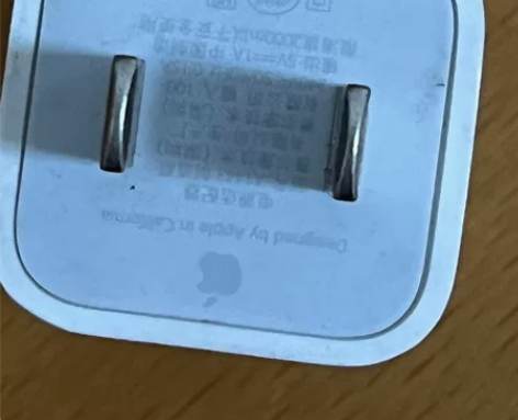 苹果手机从苹果4用到苹果14,留下很多5W...