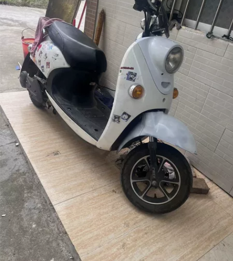 广州五羊小龟五 60伏20安电池续航45公...