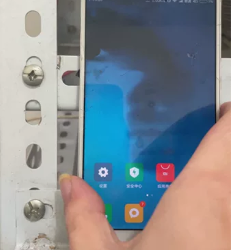 小米note标配3+16,屏好的60一台,...