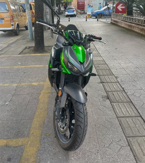 国威牌 N19 双杠400 21年4月上牌...