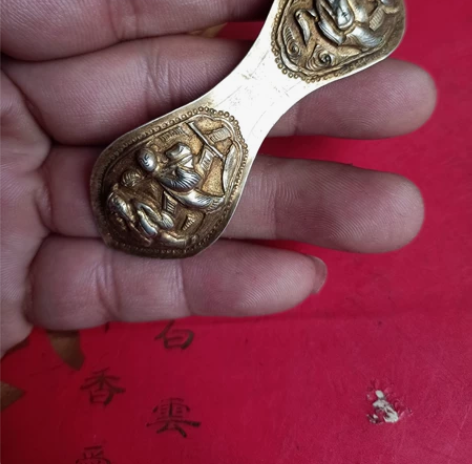 清代老银头钗，工艺精细，图案清晰 ，带有鎏...