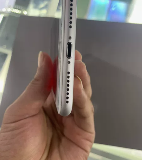 苹果8plus，64G，成色不错！ 感兴趣...