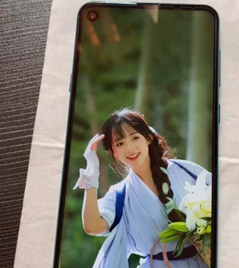 三星a8s手机6+128g内存，压过屏和刚...
