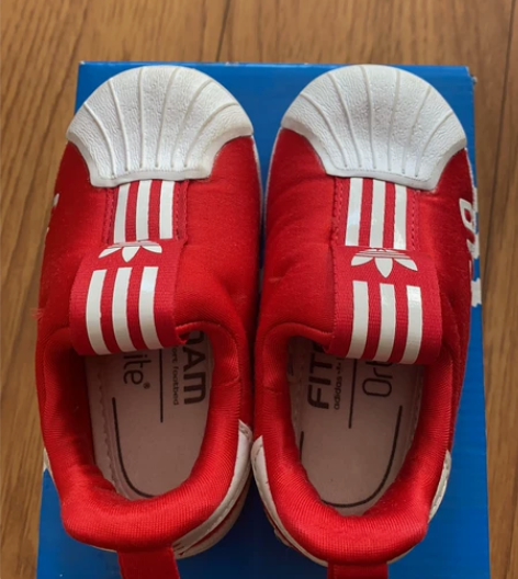 阿迪三叶草贝壳鞋，6K，盒子还在，实体店4...