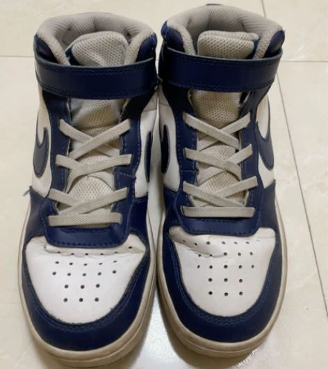 耐克运动鞋2Ｙ，内长21cm。 感兴趣的话...