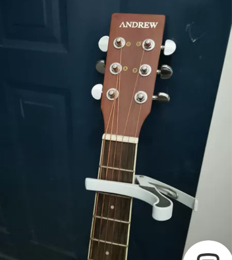 闲置200多的吉他 感觉音色清脆，放家里太...