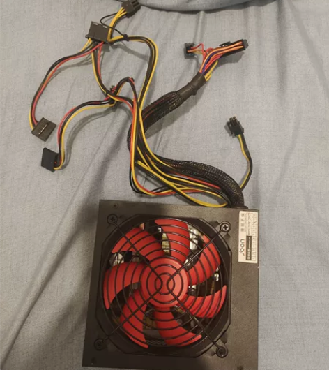 出售从柜子里面翻出来的台式机电源，品牌型号...