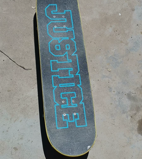 justice滑板外星人，买了半个月，很少...