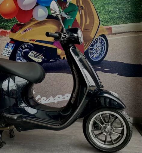 vespa150春天黑色踏板车复古摩托车加...