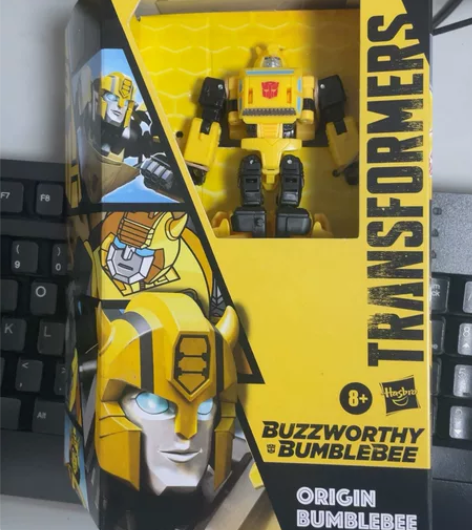 变形金刚 赛星大黄蜂，全新未拆，包装盒底部...