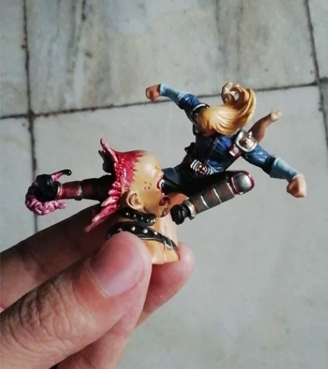 海洋堂北斗神拳爆裂场景扭蛋 手办是散货，日...