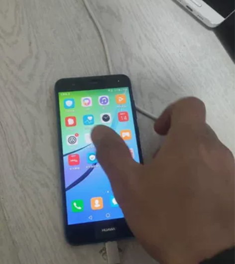 华为nova青春版，国行4+64G，账号已...