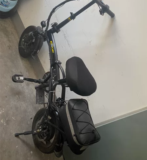 99新，折叠代驾代步电动车 老公买来跑代驾...