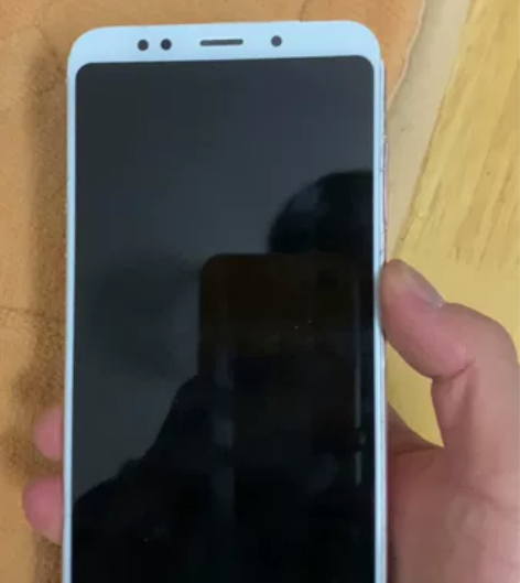 红米5plus4+64手机摄像头两个都不知...