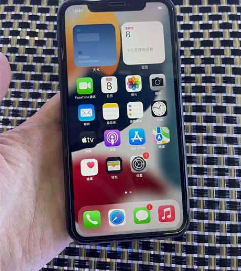 国行苹果11 64 全原98新 感兴趣的话...