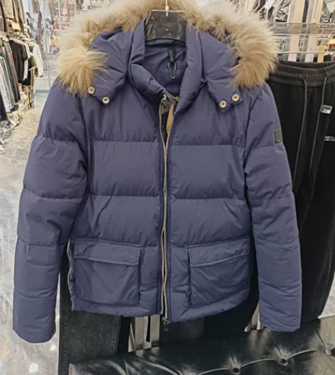 羽绒服男,9成新,适合125内穿 感兴趣的...