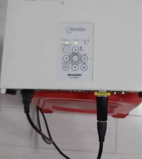 夏普D300XA投影机 经过多年的测试 拆...