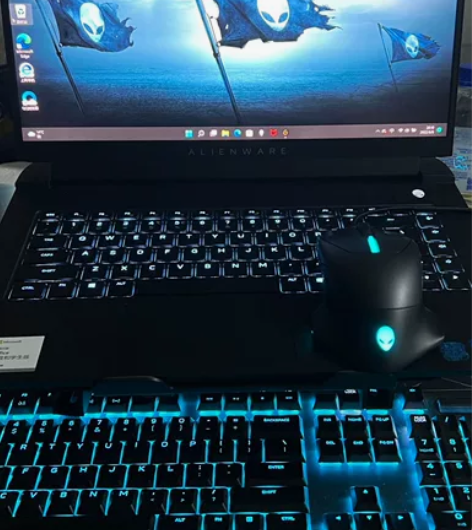 外星人M15 R6   黑色  99新 1...