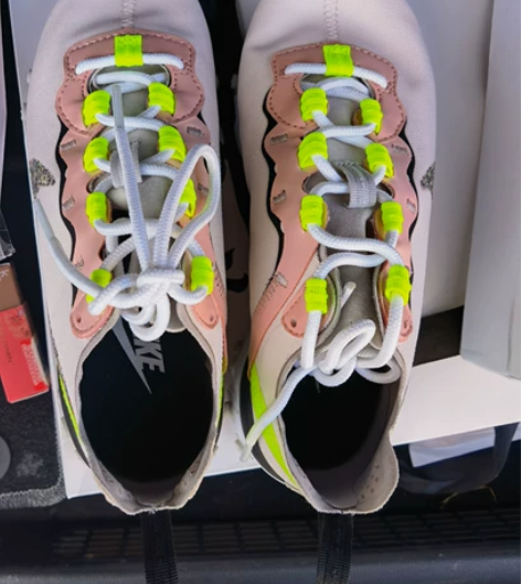 耐克女鞋，，专柜购买，穿过一次，超级舒服，...