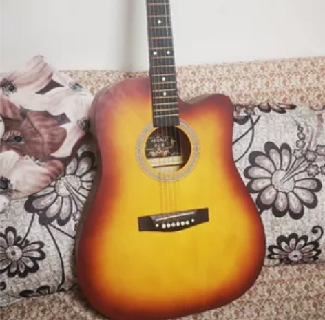 全新吉他，买来弹了三次，100出 漳州芗城...