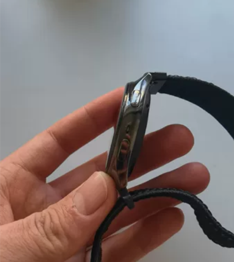 一加手表，买来没怎么用，和当时一加9pro...