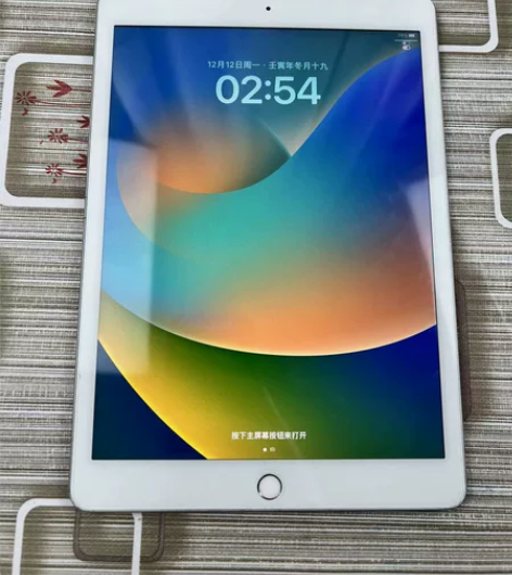 ipad第8代2020款128G 10.2...