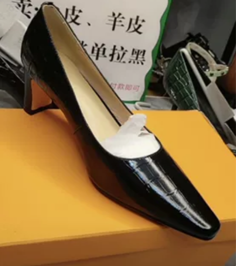 全新头层牛皮单鞋，38码，跟高大概4-5厘...