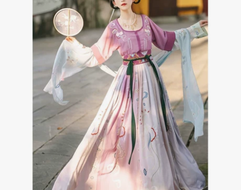 御篇家汉服 紫色坦领 搜不到了好像绝版了...