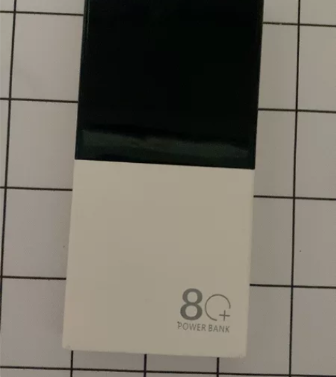 充电宝全新没有用过便宜出 因为放假回家家里...