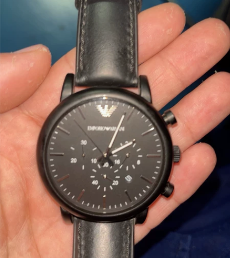阿玛尼手表 感兴趣的话点“我想要”和我私聊...